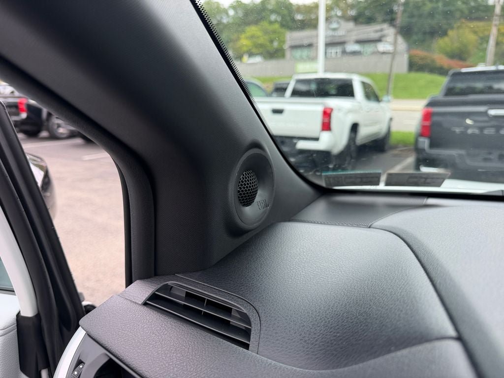 New 2026 Toyota Sienna XSE FWD image 32