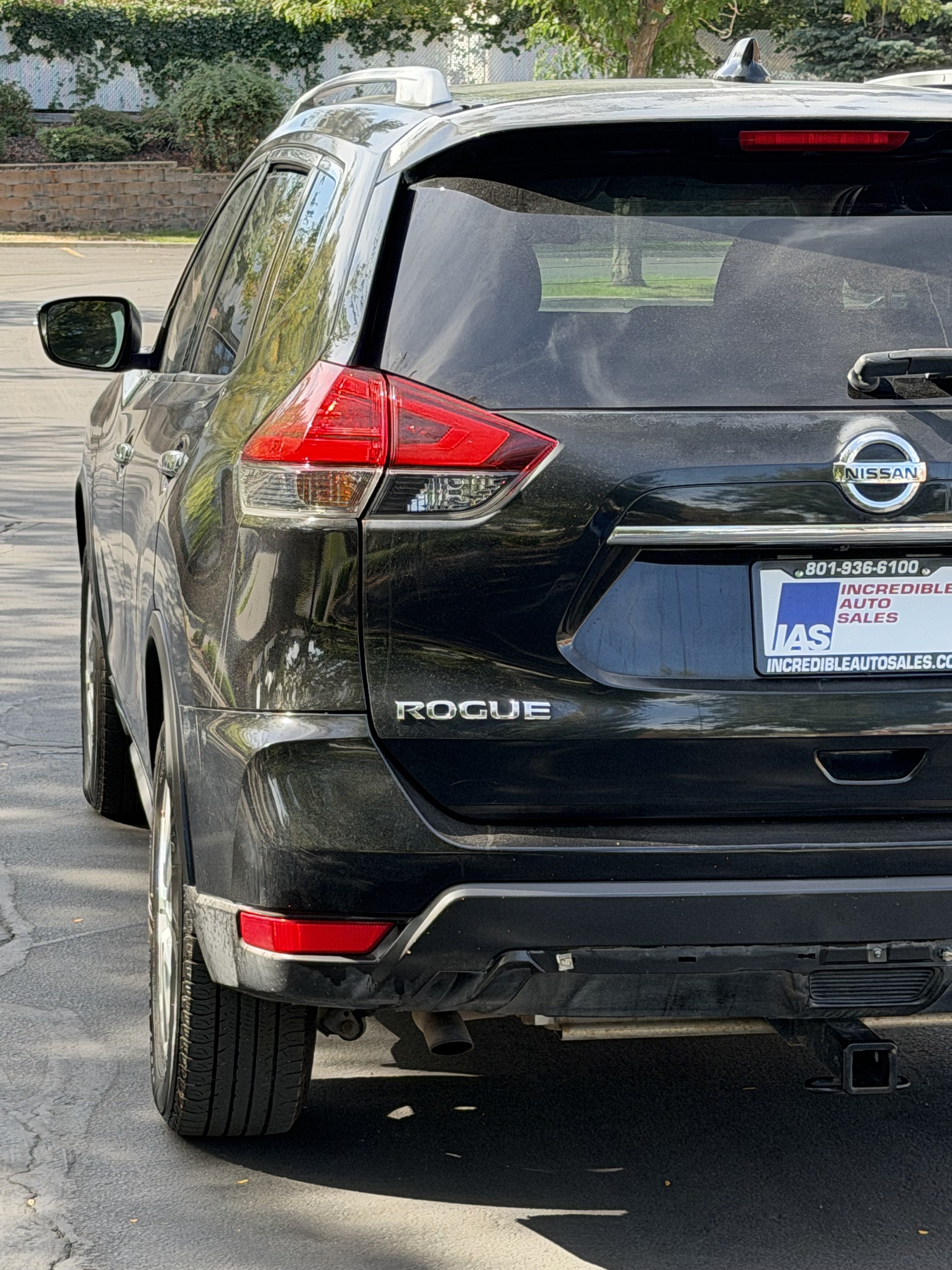 Used 2017 Nissan Rogue SV AWD/4WD image 12