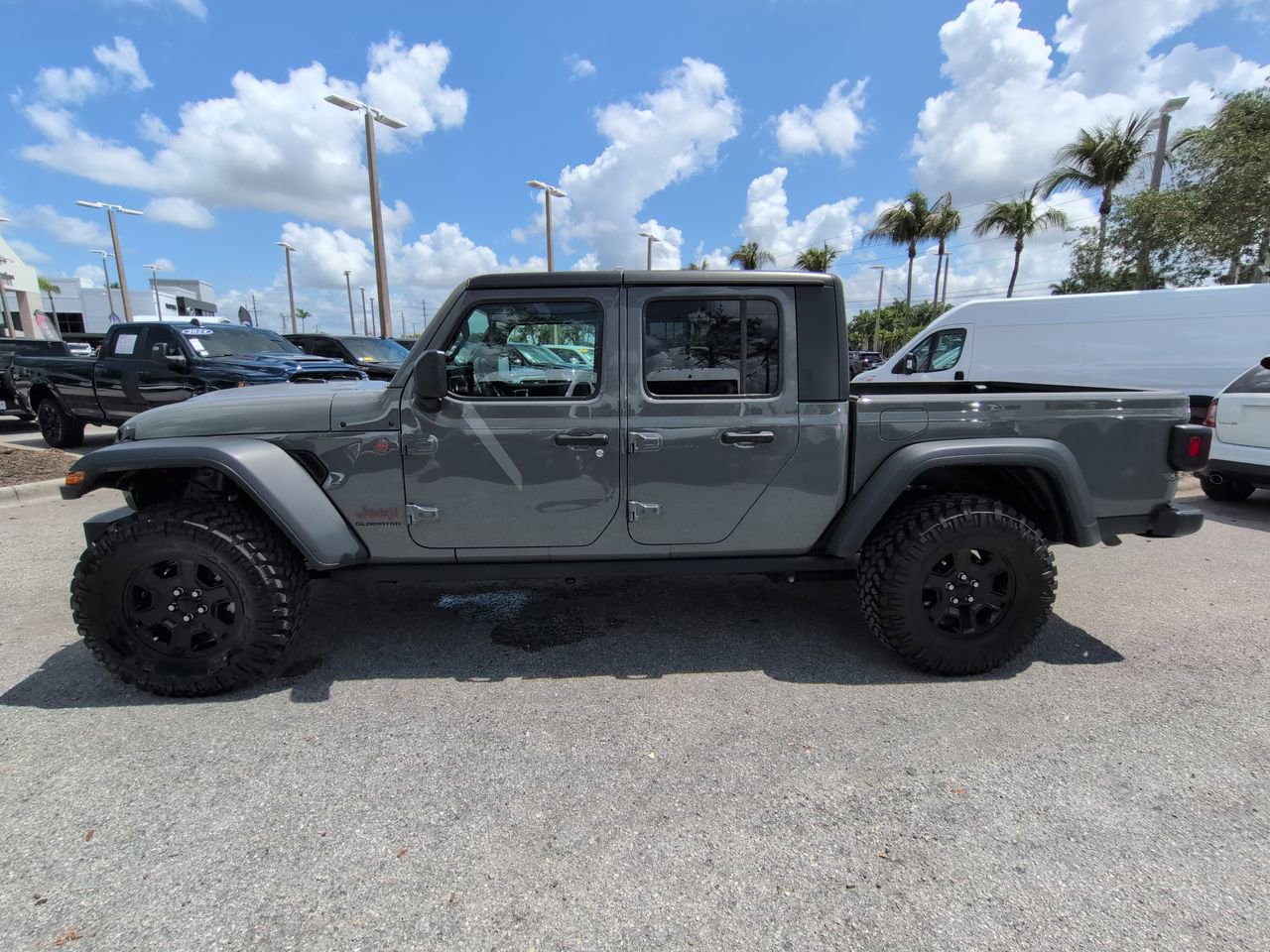 Used 2022 Jeep Gladiator Mojave w/ Trailer Tow Package AWD/4WD image 8