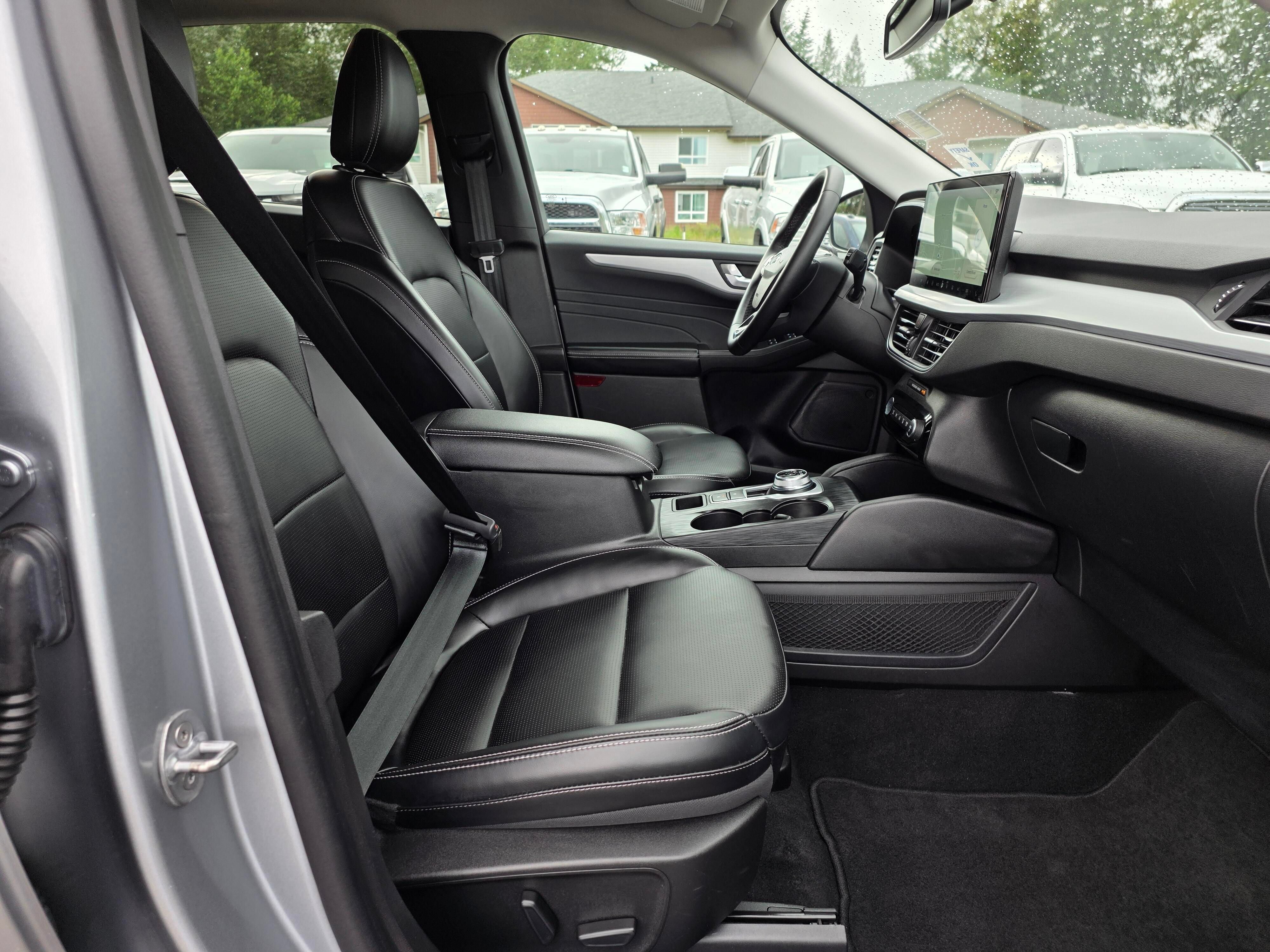 Used 2023 Ford Escape Platinum AWD/4WD image 26