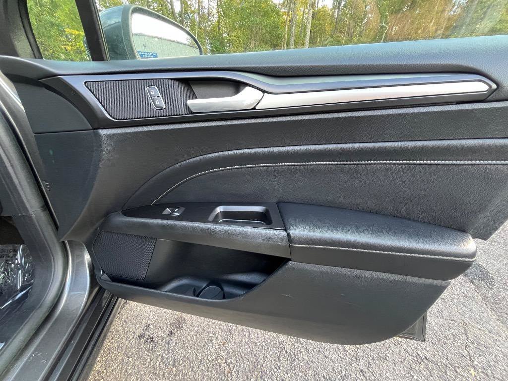 Used 2019 Ford Fusion Titanium AWD/4WD image 34