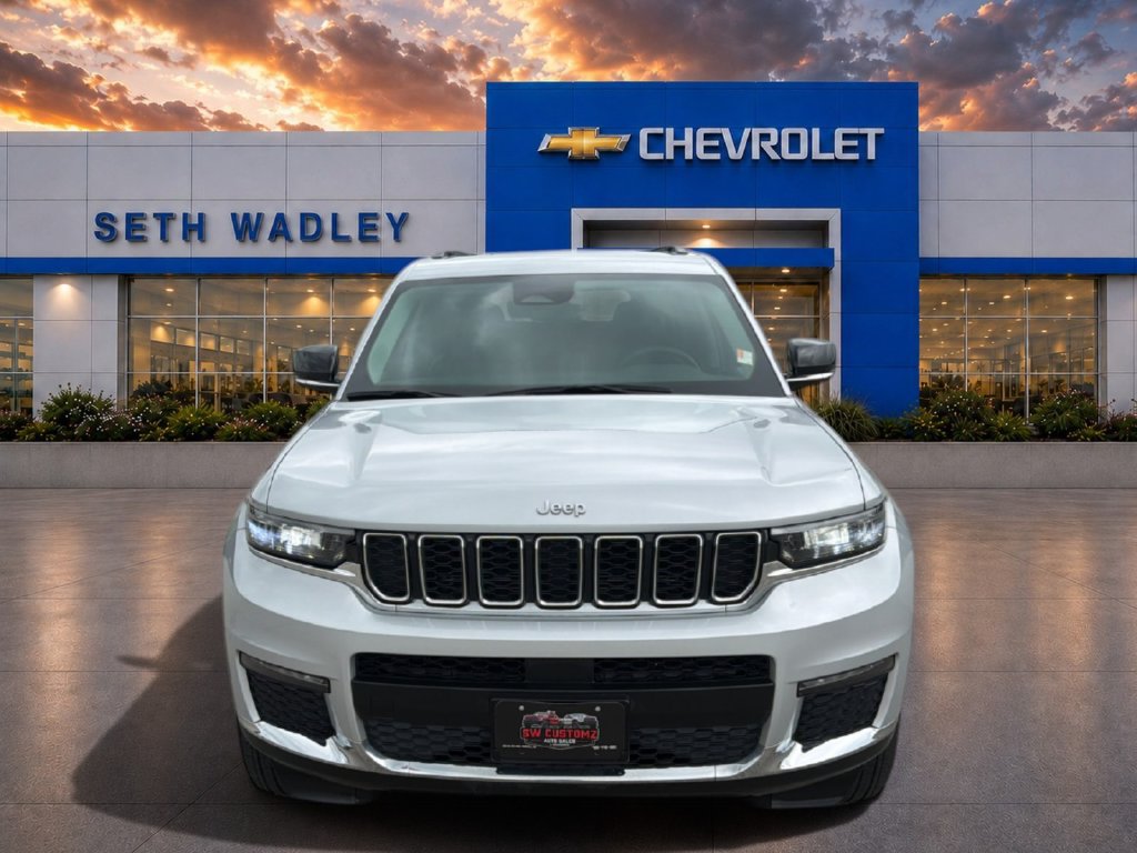 Used 2023 Jeep Grand Cherokee L Limited AWD/4WD image 2