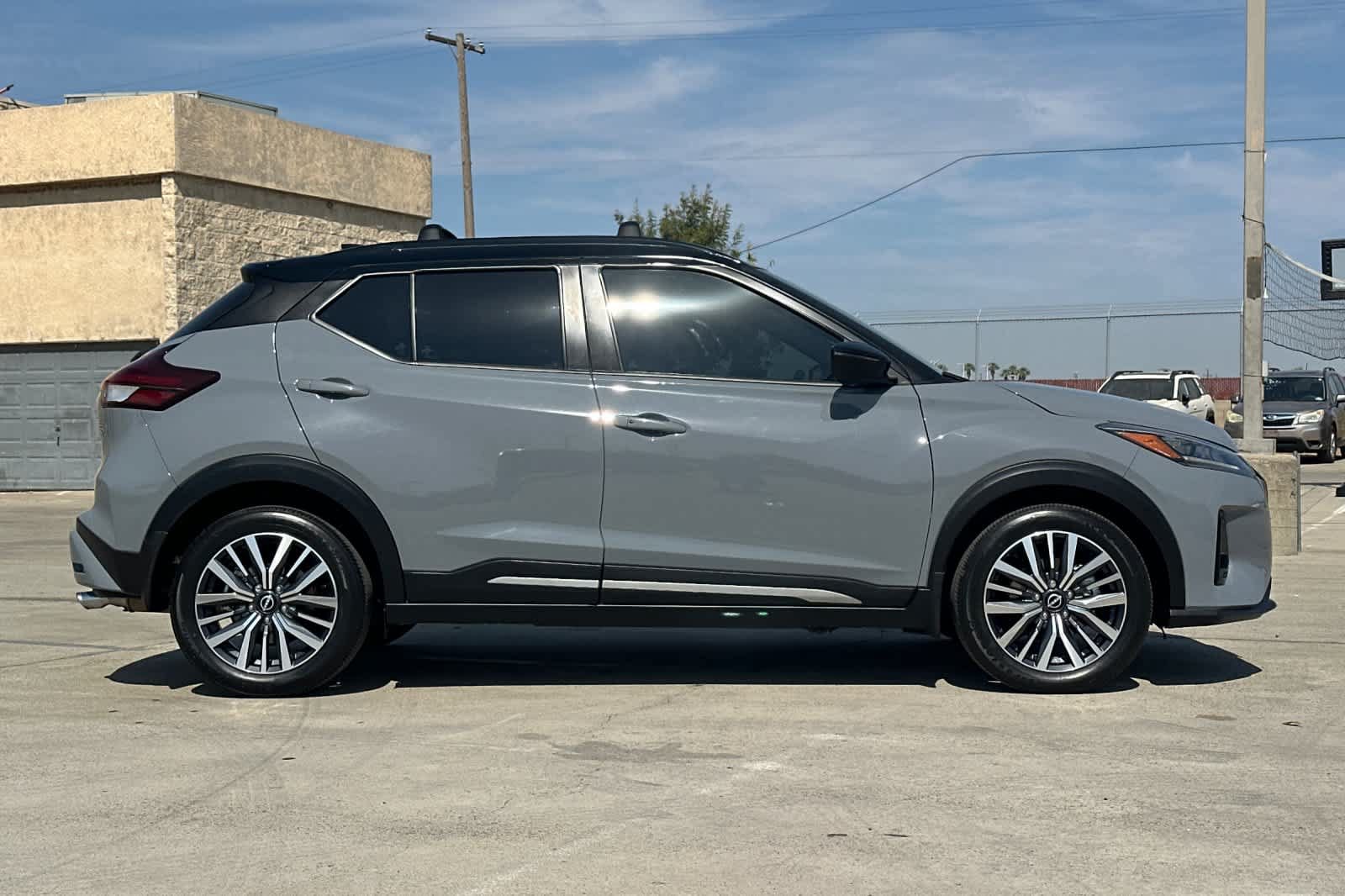Used 2023 Nissan Kicks SR w/ Interior Electronics Package FWD image 2