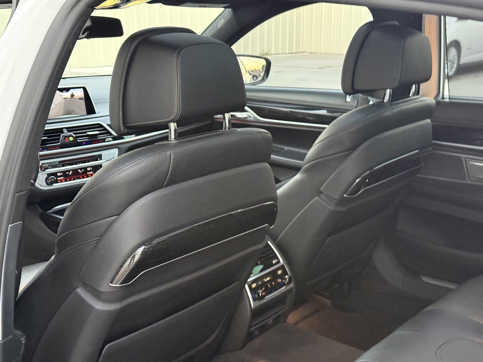 Used 2018 BMW 740i RWD image 16