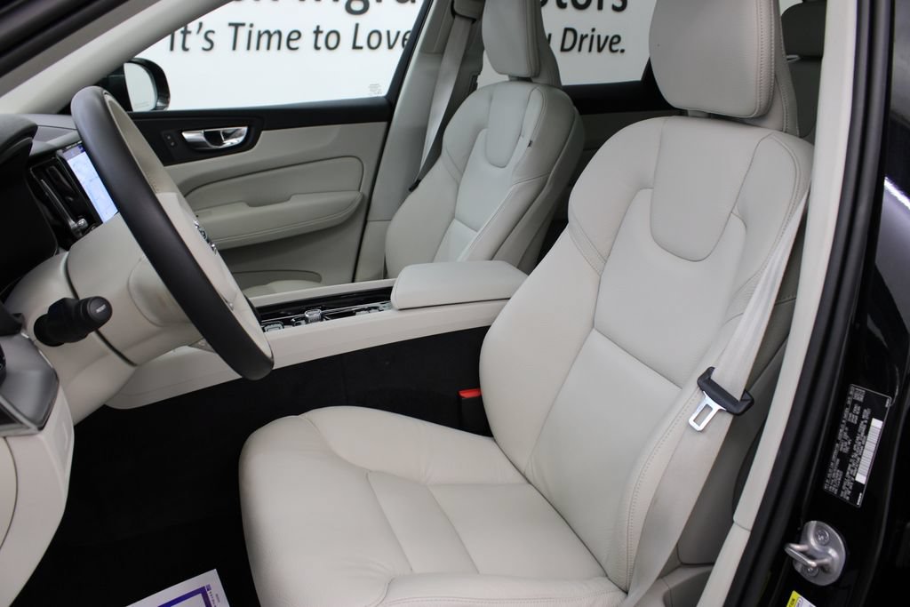 Used 2024 Volvo XC60 B5 Core AWD/4WD image 15