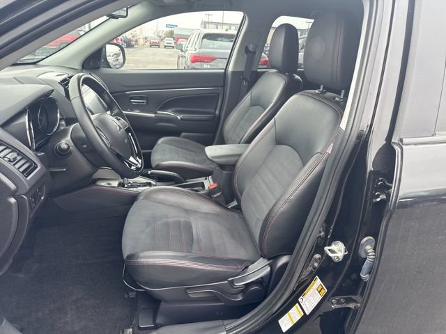 Used 2024 Mitsubishi Outlander Sport ES AWD/4WD image 17