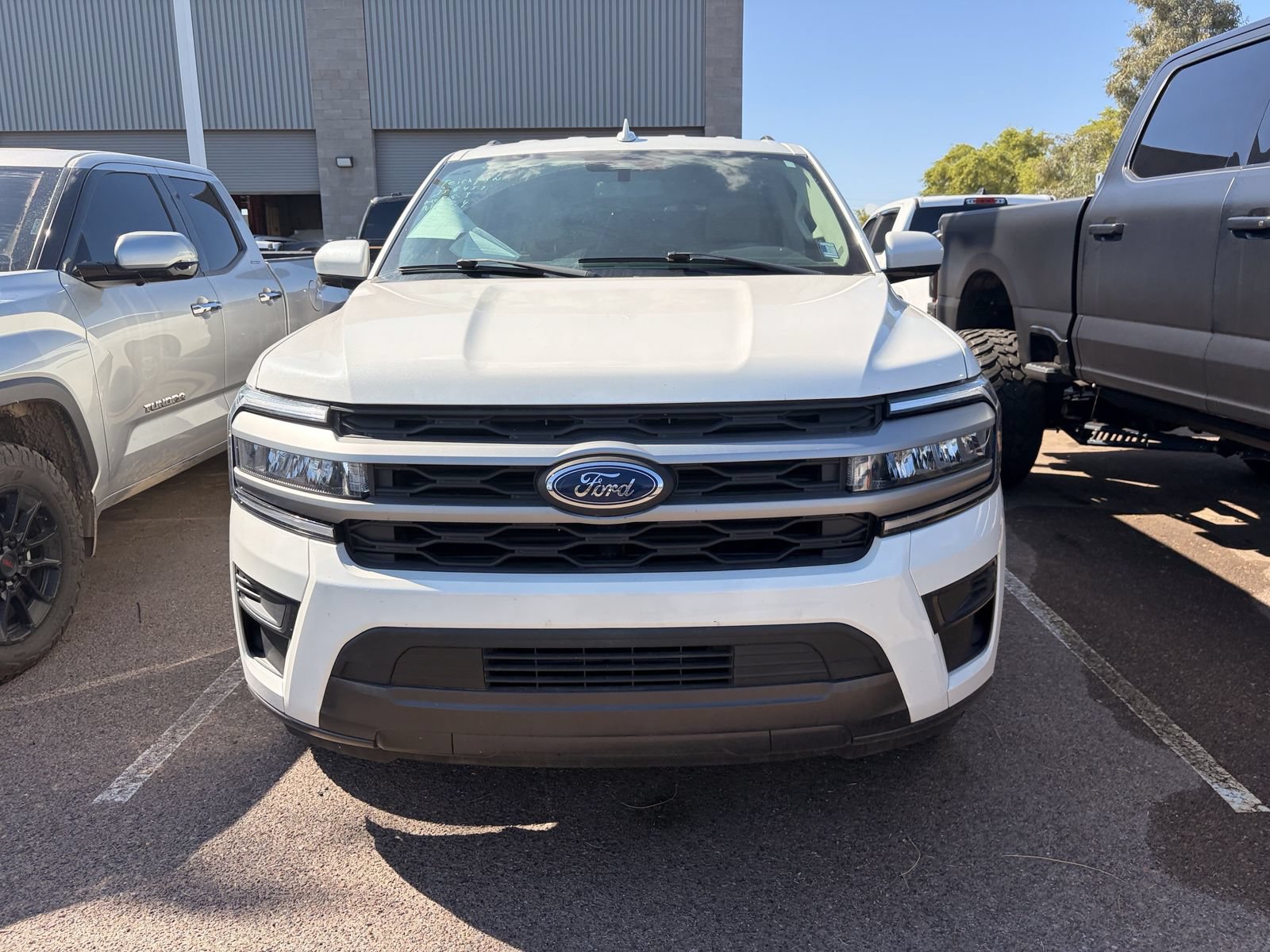 Used 2024 Ford Expedition Max XLT RWD image 2