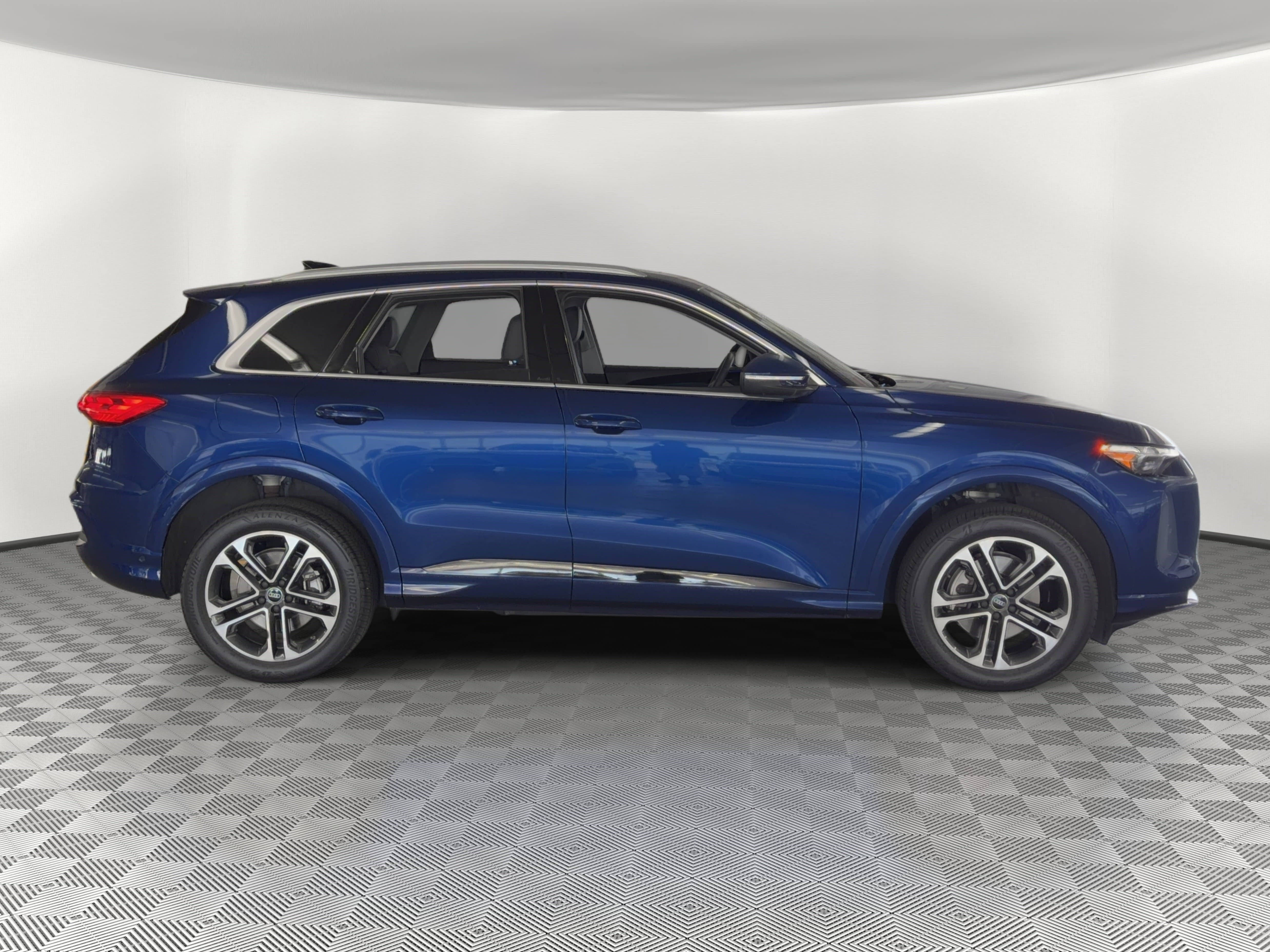Certified 2025 Audi Q5 Premium Plus w/ Premium Plus image 8