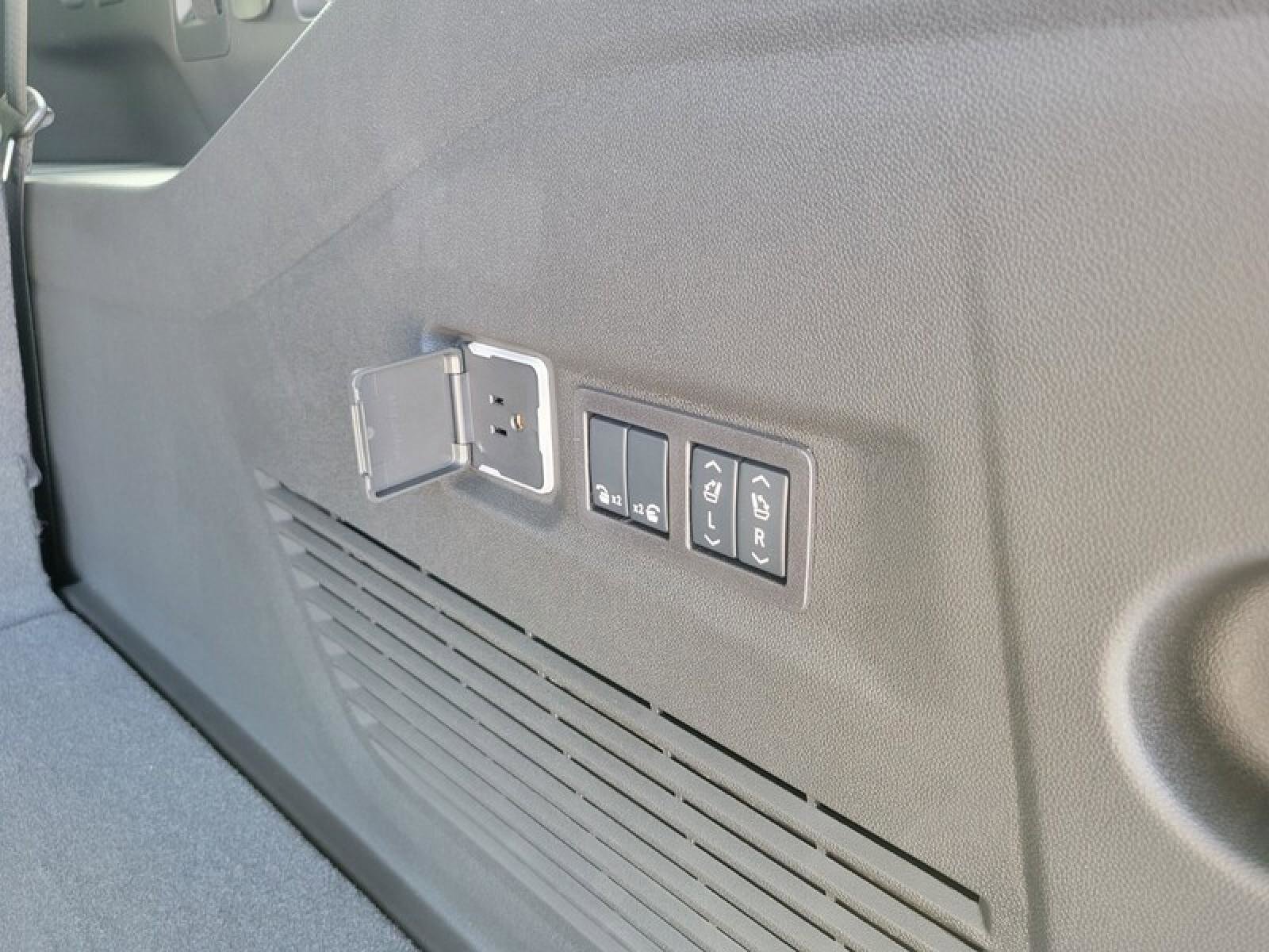 New 2026 GMC Yukon XL Denali image 8