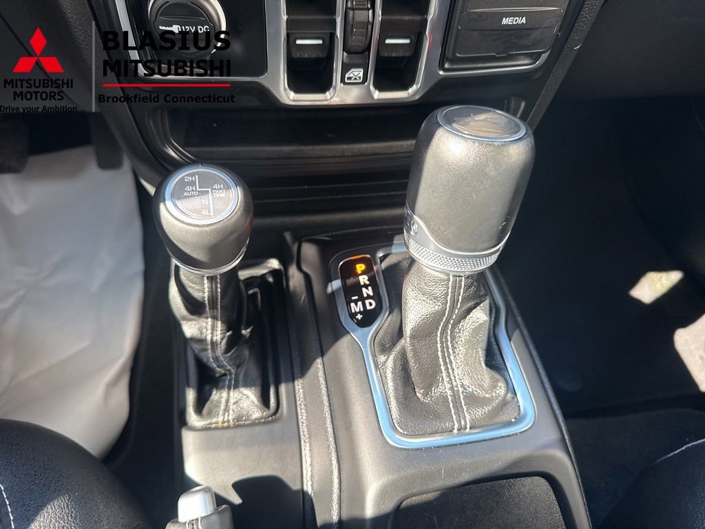 Used 2023 Jeep Wrangler Unlimited Sahara image 35