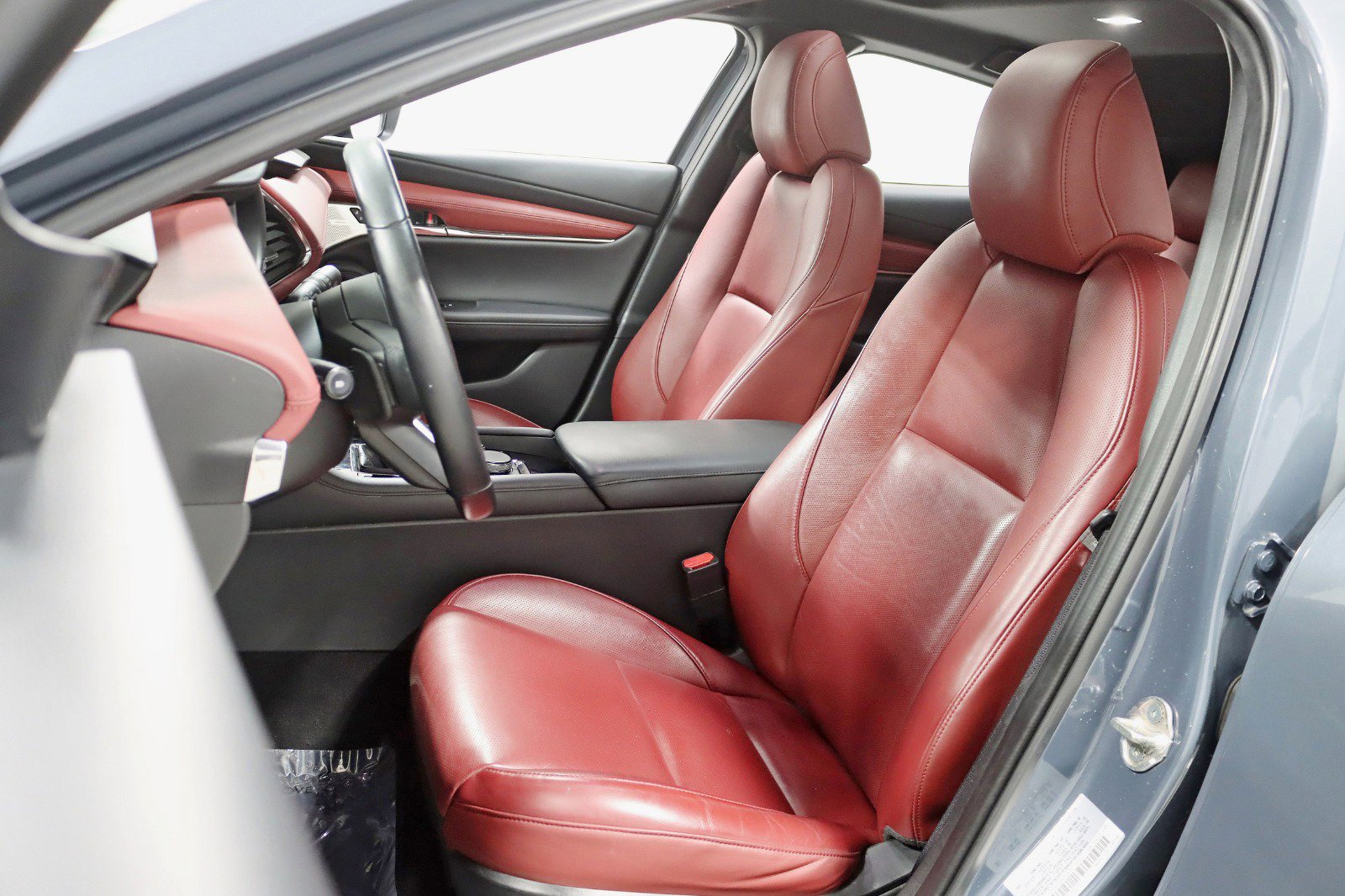 Used 2021 MAZDA MAZDA3 Hatchback w/Premium Plus Pkg image 28