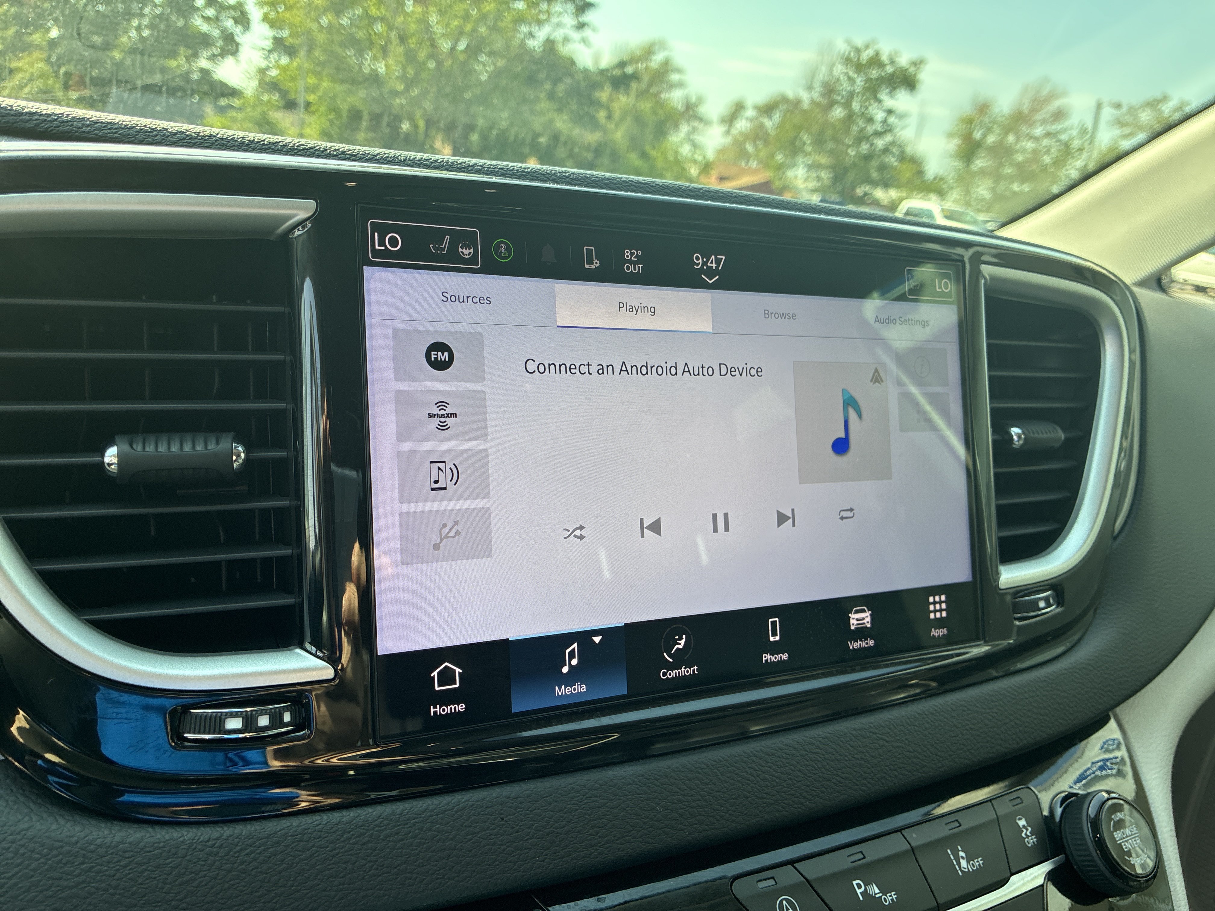 Used 2024 Chrysler Pacifica Touring-L FWD image 24