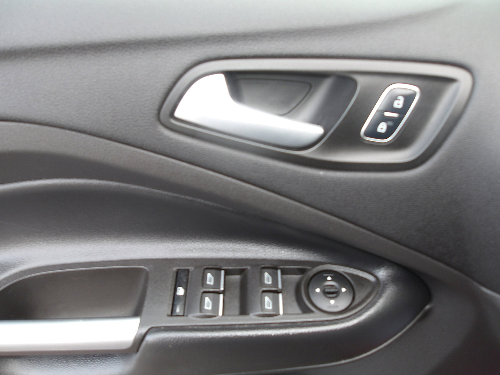 Used 2019 Ford Escape SE image 17