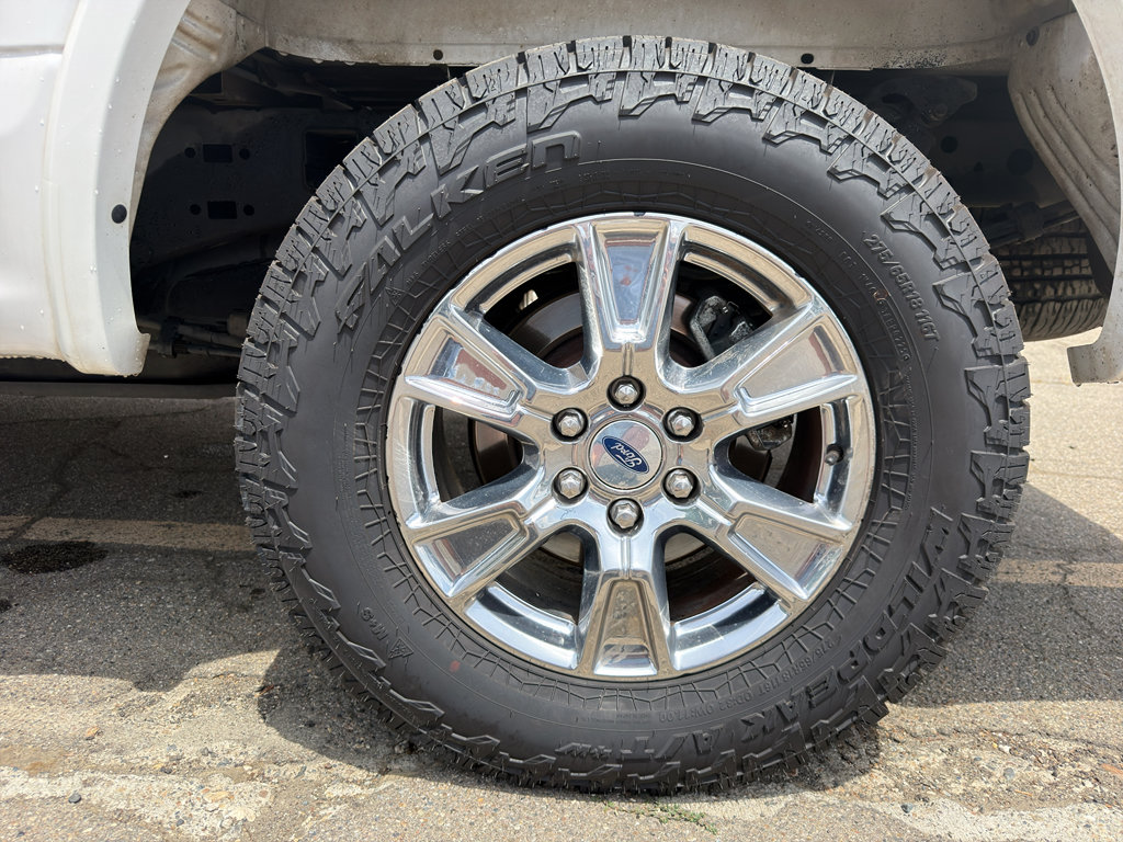 Used 2017 Ford F150 Lariat w/ Equipment Group 502A Luxury AWD/4WD image 20