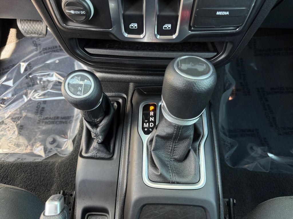 Used 2020 Jeep Wrangler Sport AWD/4WD image 18