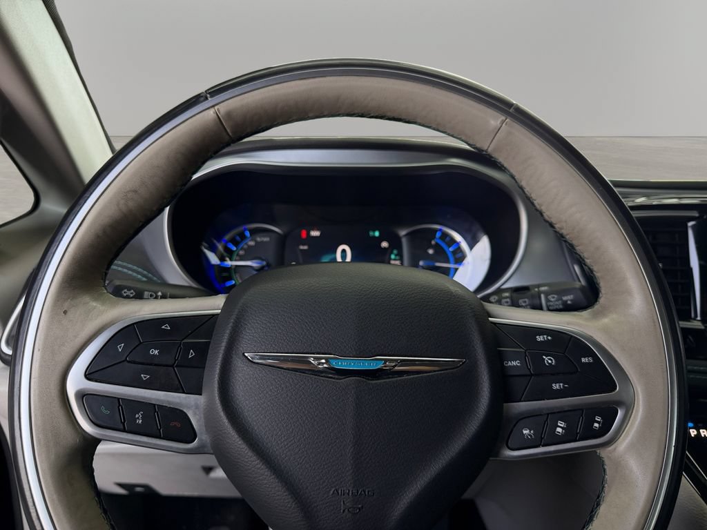 Used 2018 Chrysler Pacifica Limited w/ Advanced Safetytec Group FWD image 22