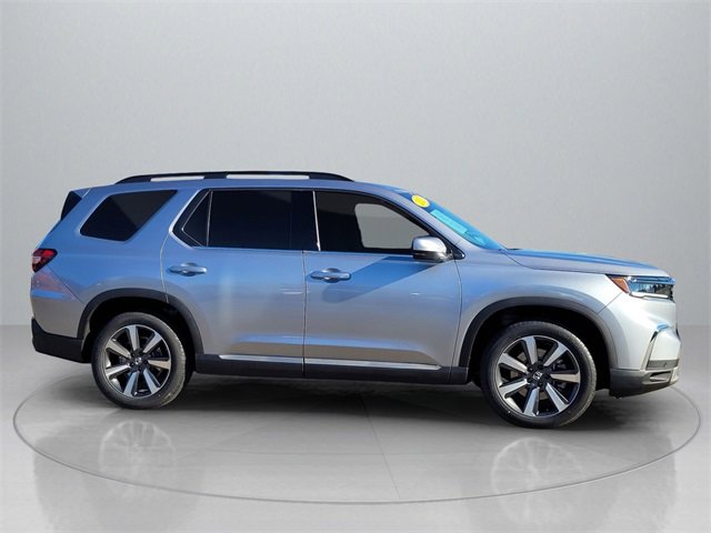 Used 2023 Honda Pilot Touring image 9