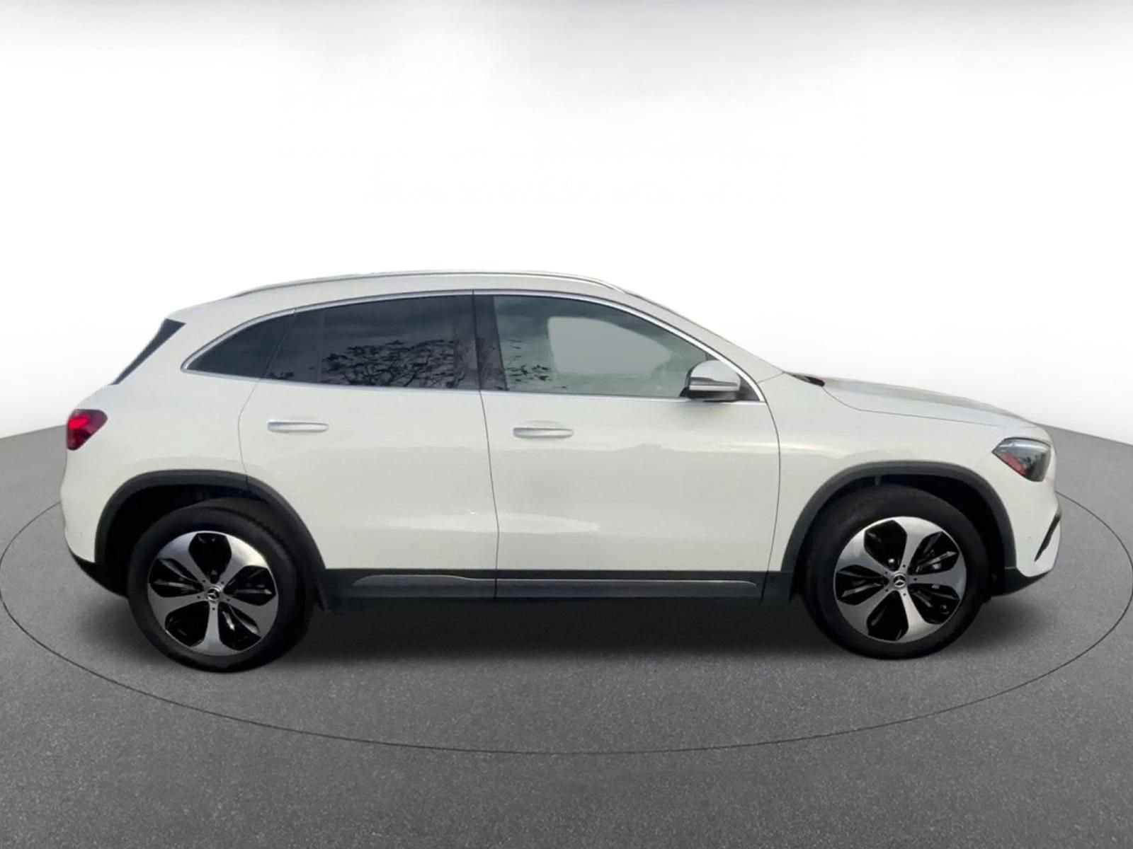 Used 2025 Mercedes-Benz GLA 250 4MATIC image 16