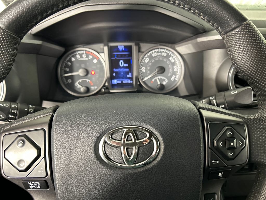 Used 2020 Toyota Tacoma TRD Sport w/ Technology Package image 15