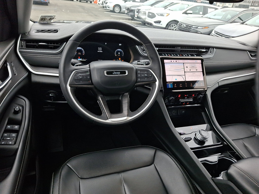 Used 2023 Jeep Grand Cherokee L Limited image 21