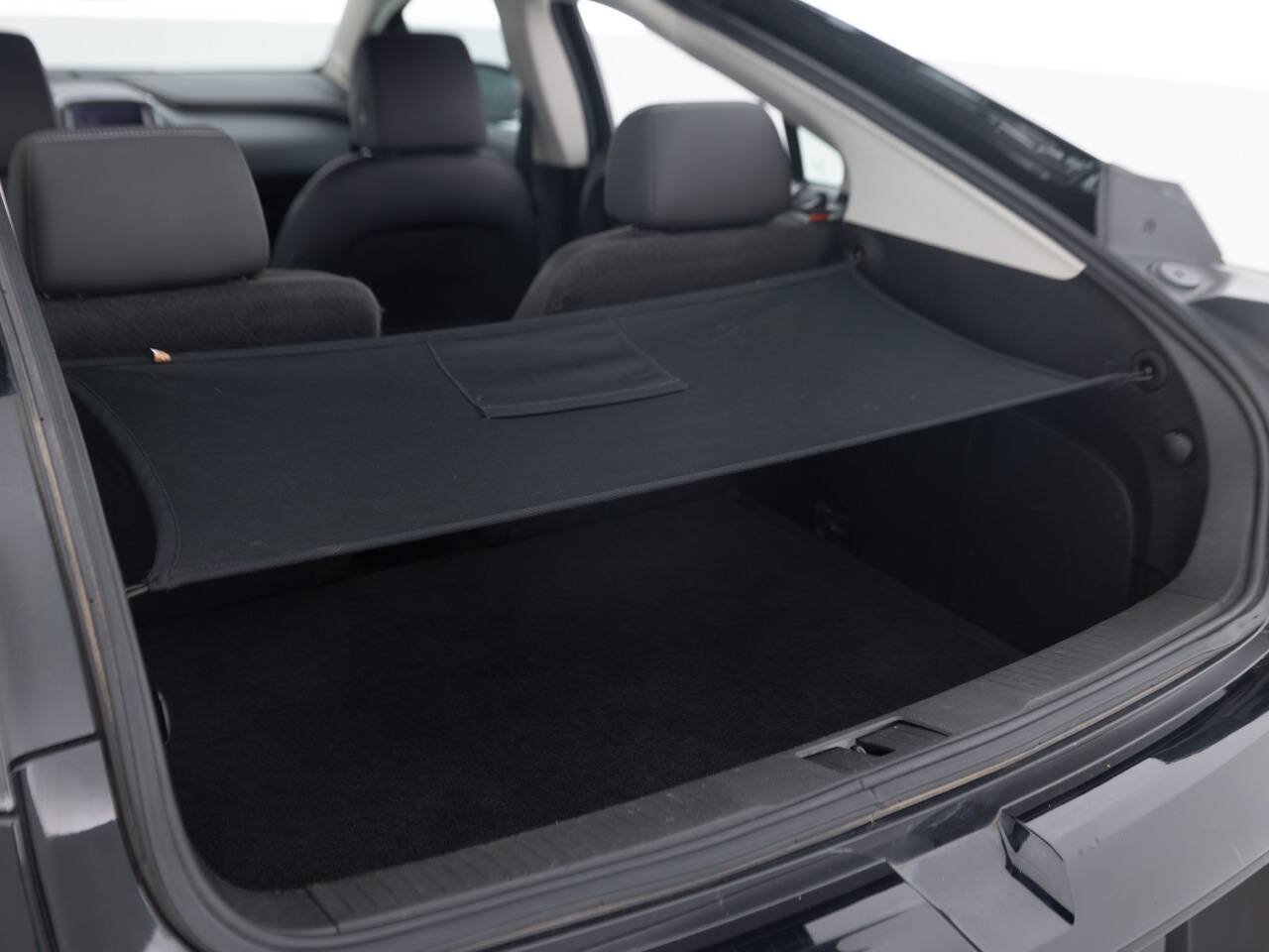 Used 2013 Chevrolet Volt Premium w/ Premium Trim Package FWD image 40