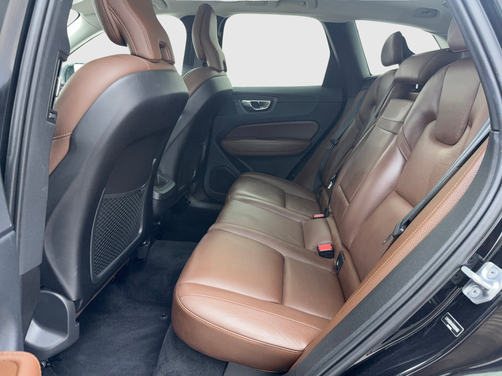 Used 2019 Volvo XC60 T5 Momentum w/ Multimedia Package FWD image 38