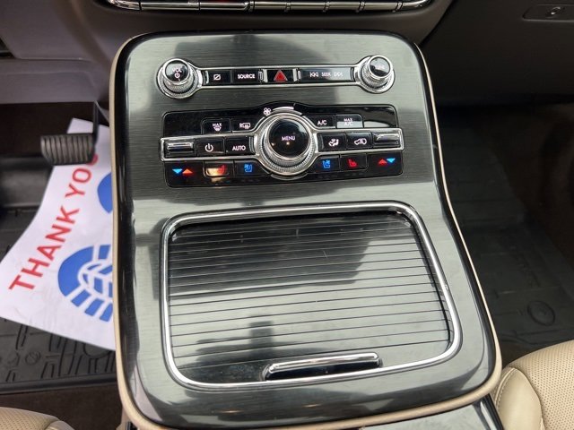 Used 2022 Lincoln Nautilus Reserve image 16