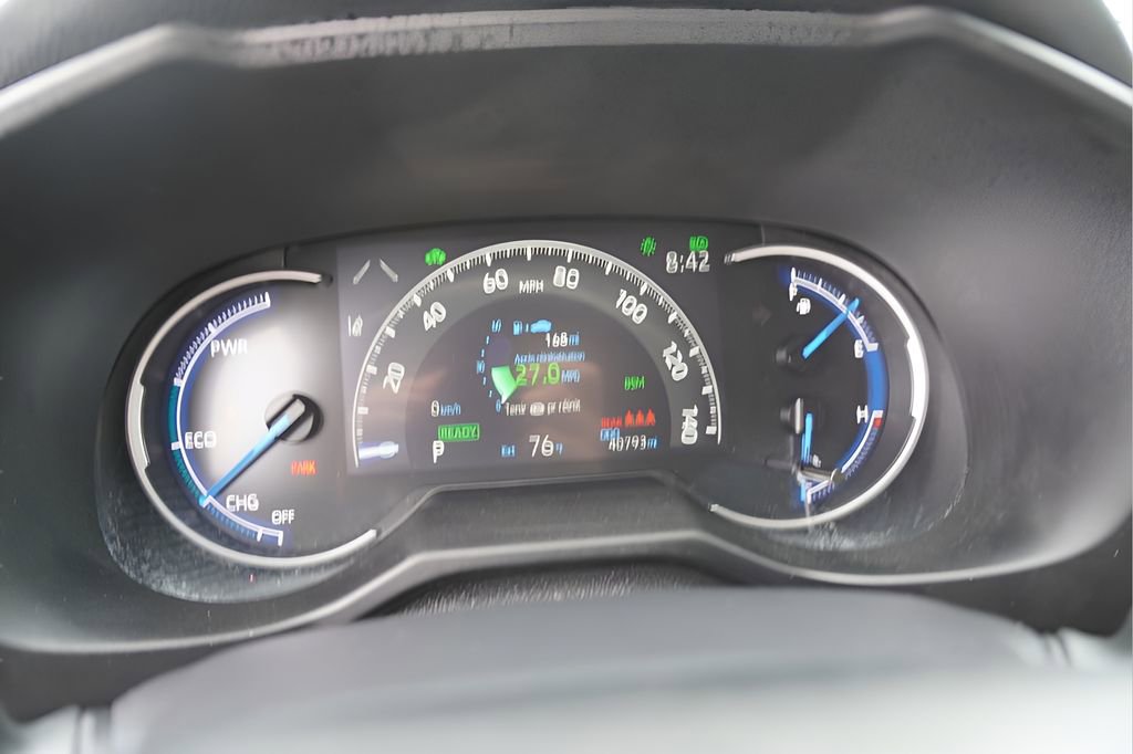Used 2024 Toyota RAV4 LE image 18