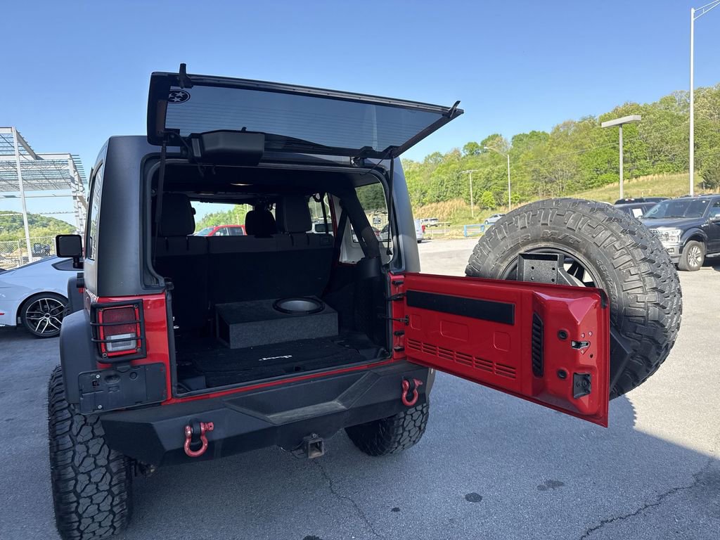 Used 2017 Jeep Wrangler Unlimited Rubicon w/ Max Tow Package AWD/4WD image 35
