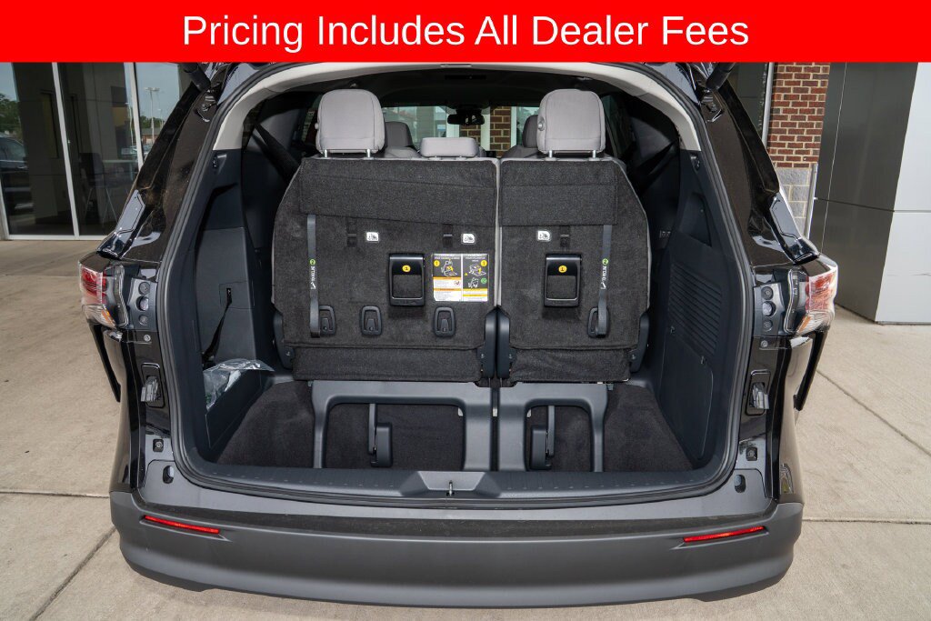 New 2026 Toyota Sienna LE FWD image 6