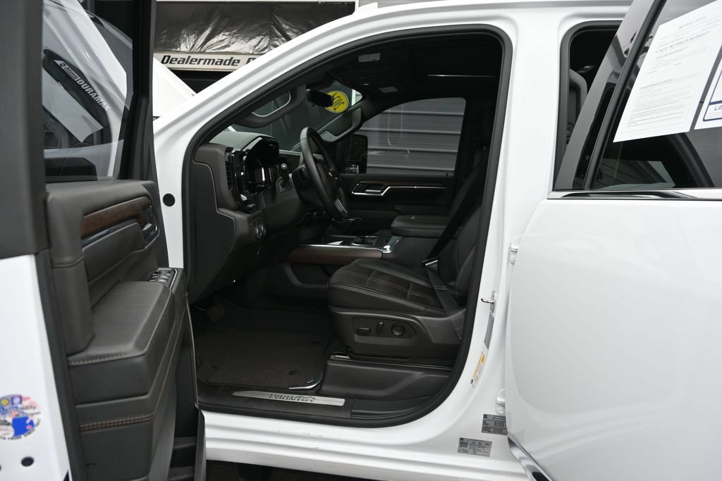 Used 2024 Chevrolet Silverado 2500 High Country w/ High Country Premium Package AWD/4WD image 19