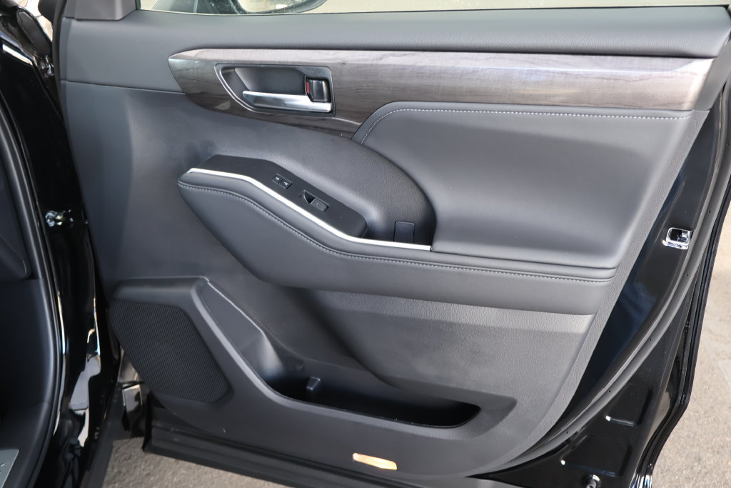 New 2026 Toyota Highlander Limited AWD/4WD image 48