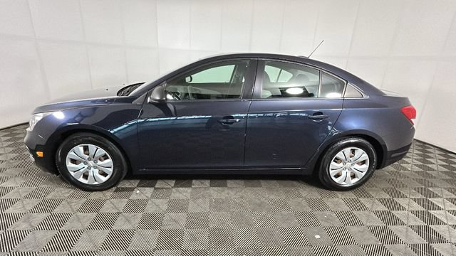 Used 2016 Chevrolet Cruze LS FWD image 5