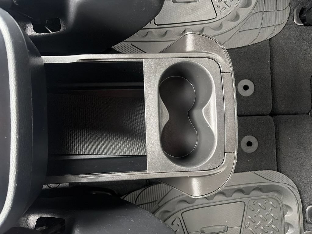 Used 2025 Chrysler Pacifica Select FWD image 45
