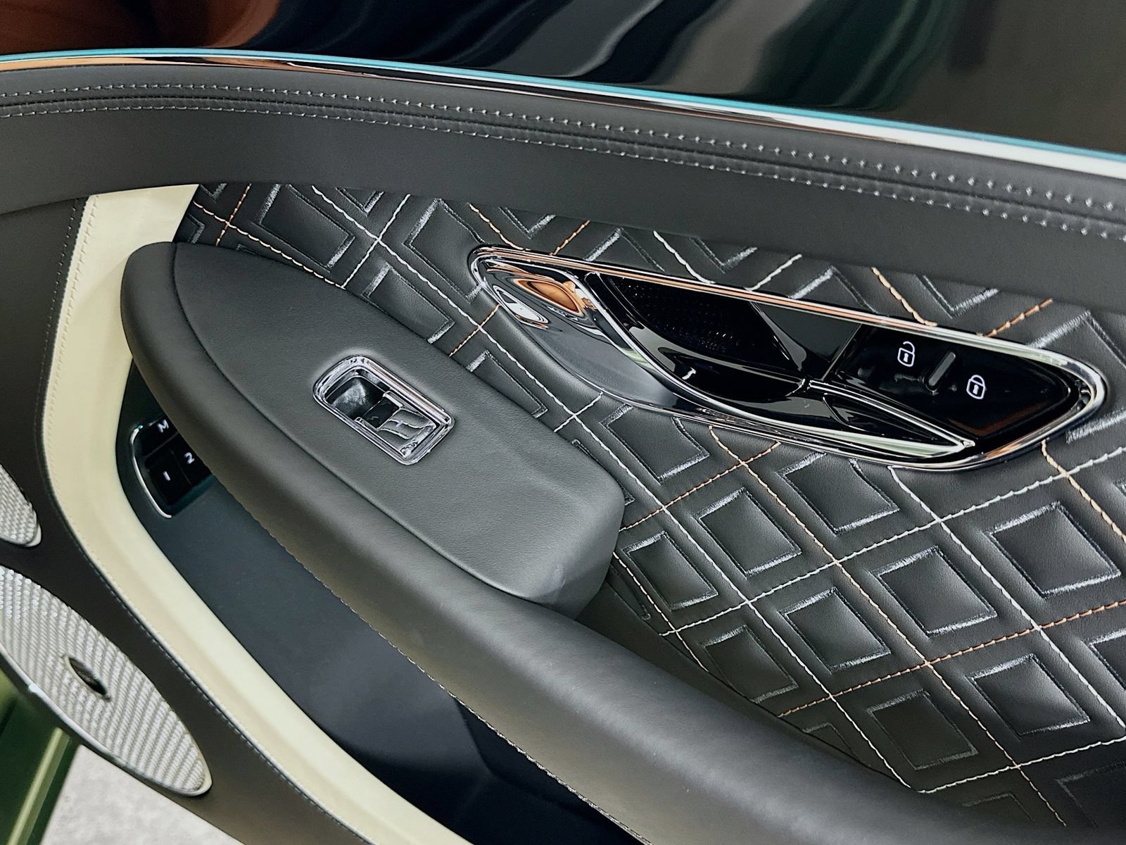 Used 2024 Bentley Continental GT Mulliner AWD/4WD image 66