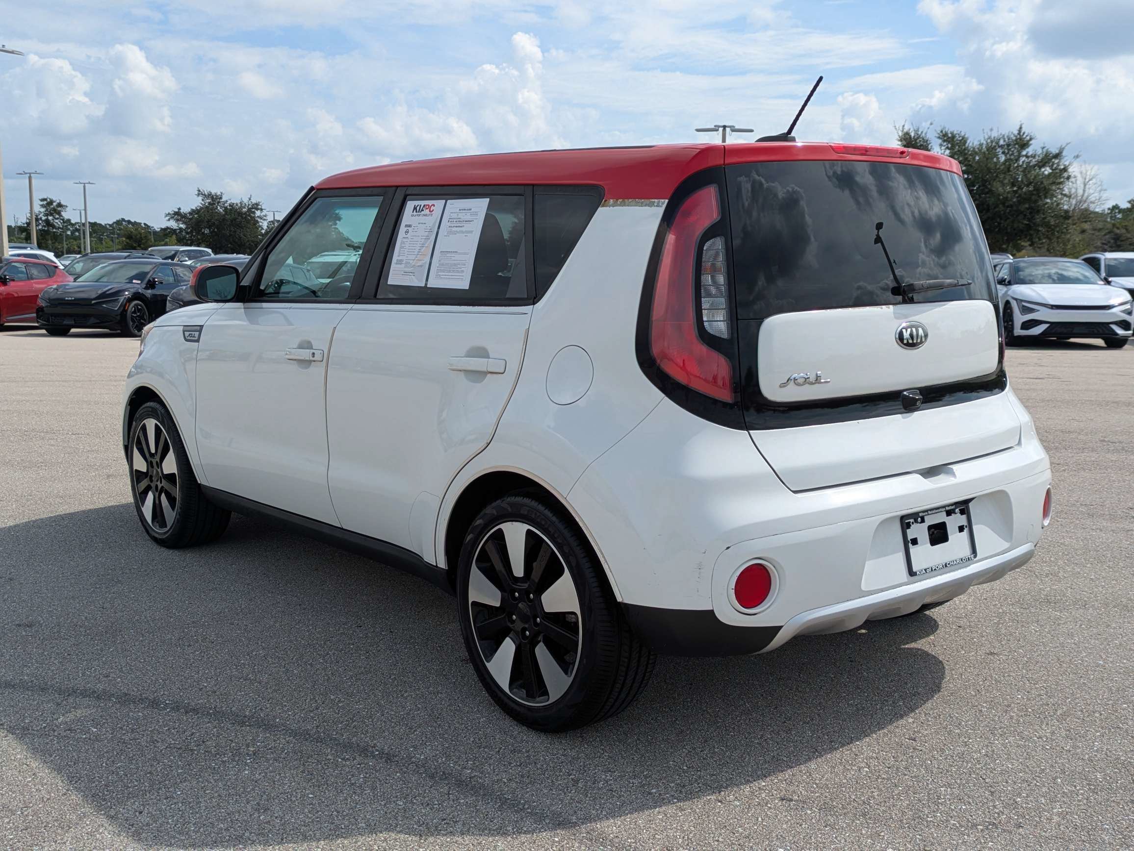 Used 2017 Kia Soul + w/ Designer's Package FWD image 7