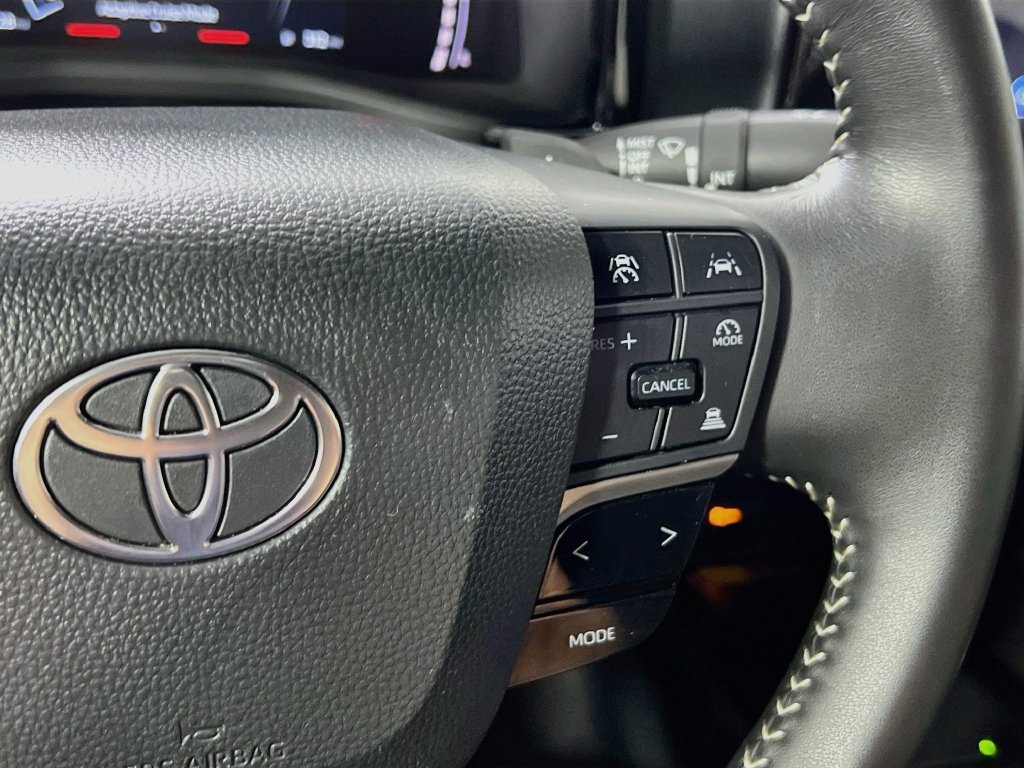 Used 2026 Toyota Camry SE w/ Convenience Package FWD image 17