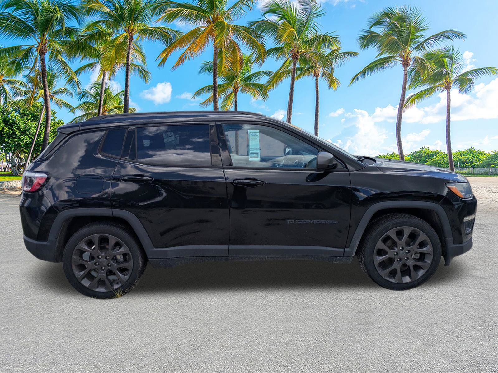 Used 2021 Jeep Compass Latitude FWD image 3