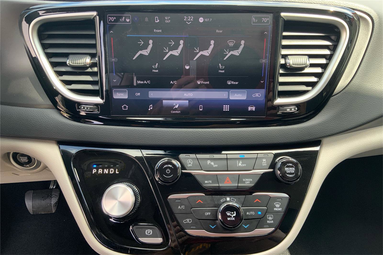 Used 2023 Chrysler Pacifica Touring-L FWD image 33