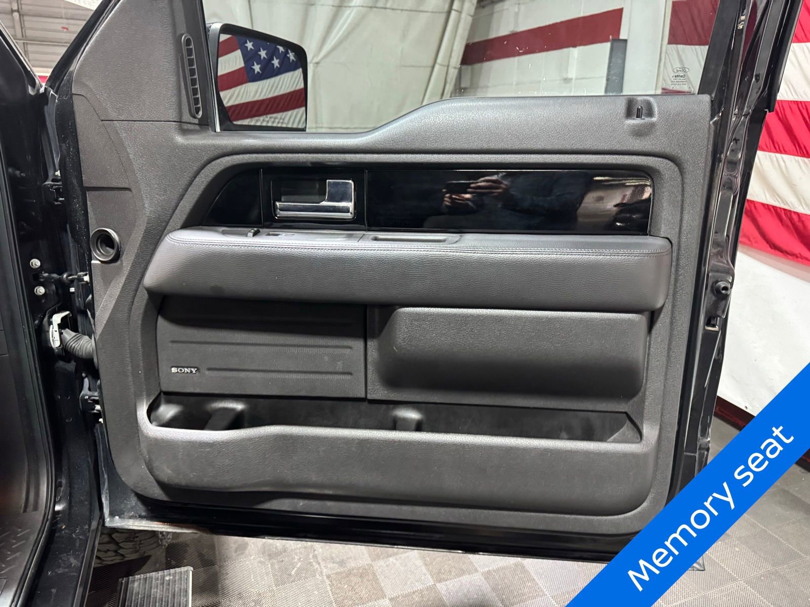 Used 2014 Ford F150 Limited image 12
