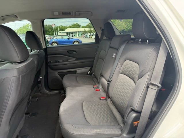Used 2023 Nissan Pathfinder SV w/ Black Appearance Package AWD/4WD image 27