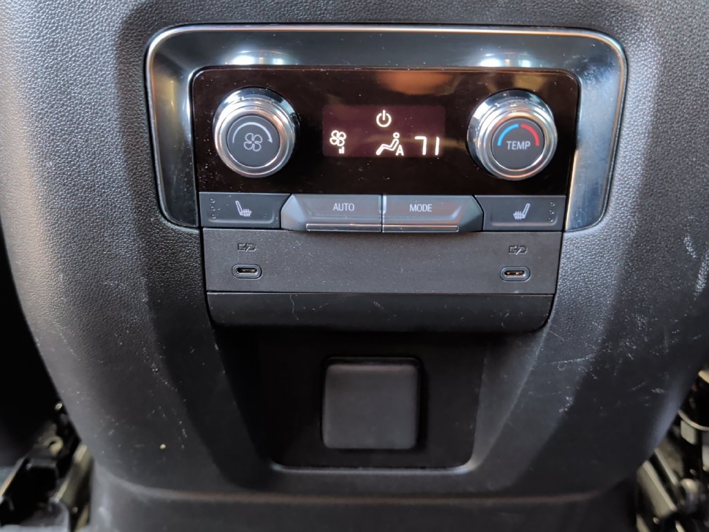Used 2025 GMC Yukon Denali AWD/4WD image 32