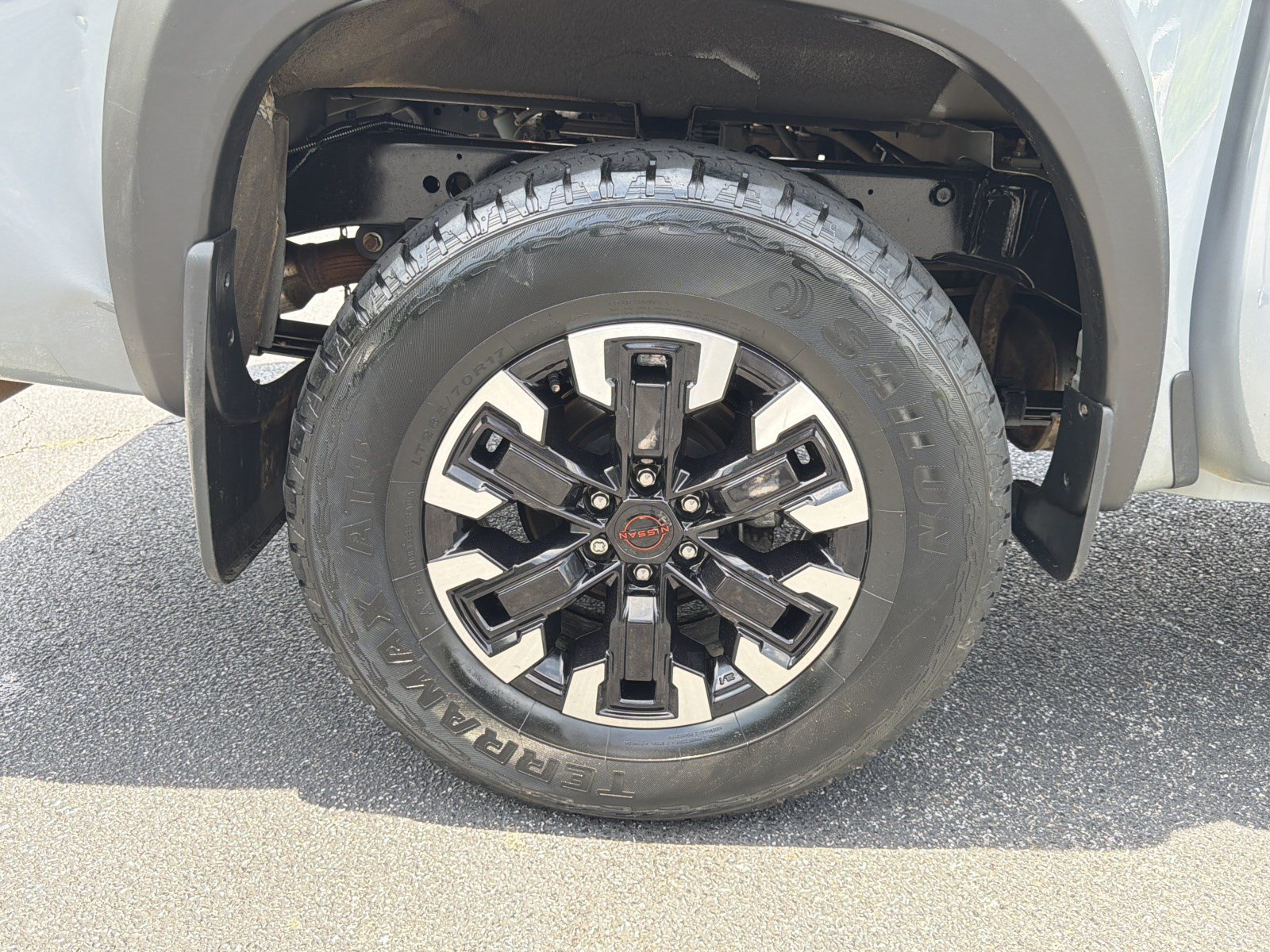 Used 2024 Nissan Frontier PRO-4X w/ Technology Package AWD/4WD image 17