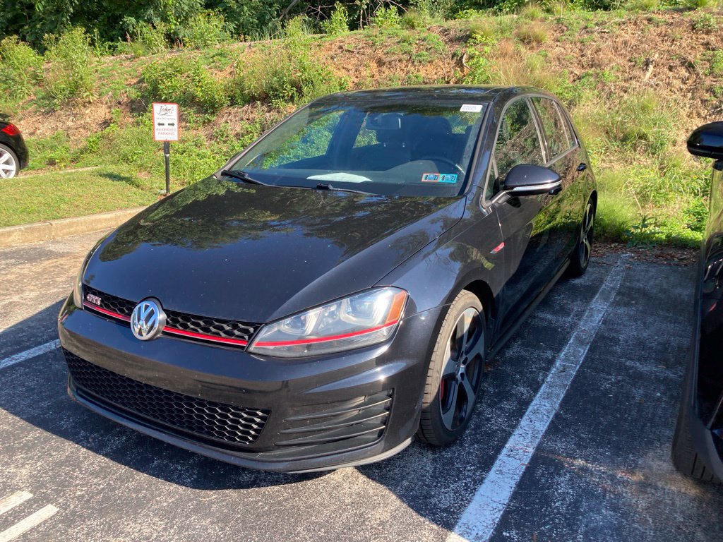 Used 2017 Volkswagen GTI SE FWD image 3