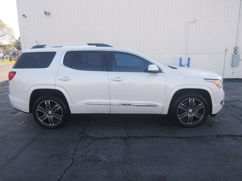 Used 2017 GMC Acadia Denali w/ Technology Package AWD/4WD image 2