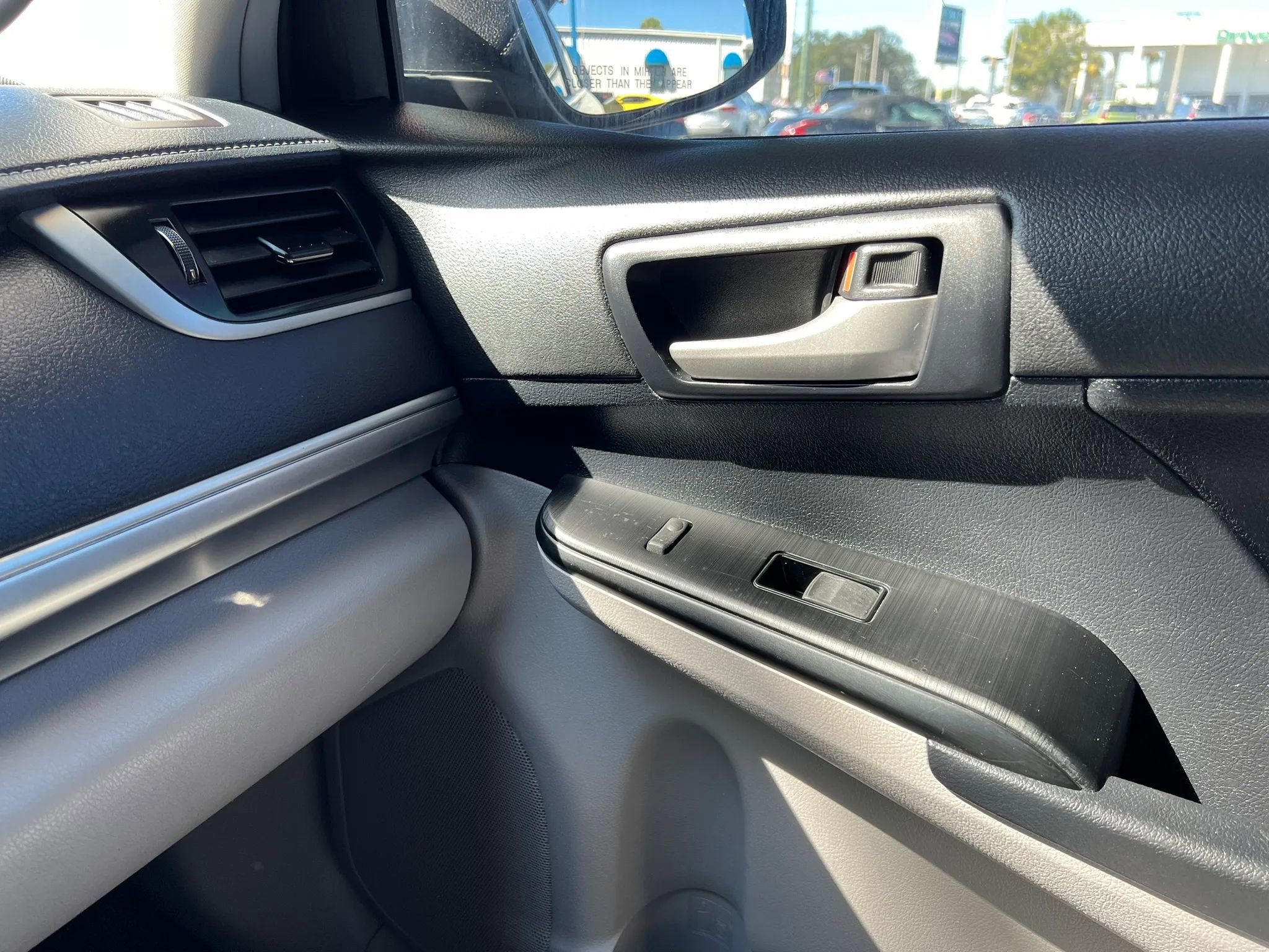 Used 2014 Toyota Camry L FWD image 16