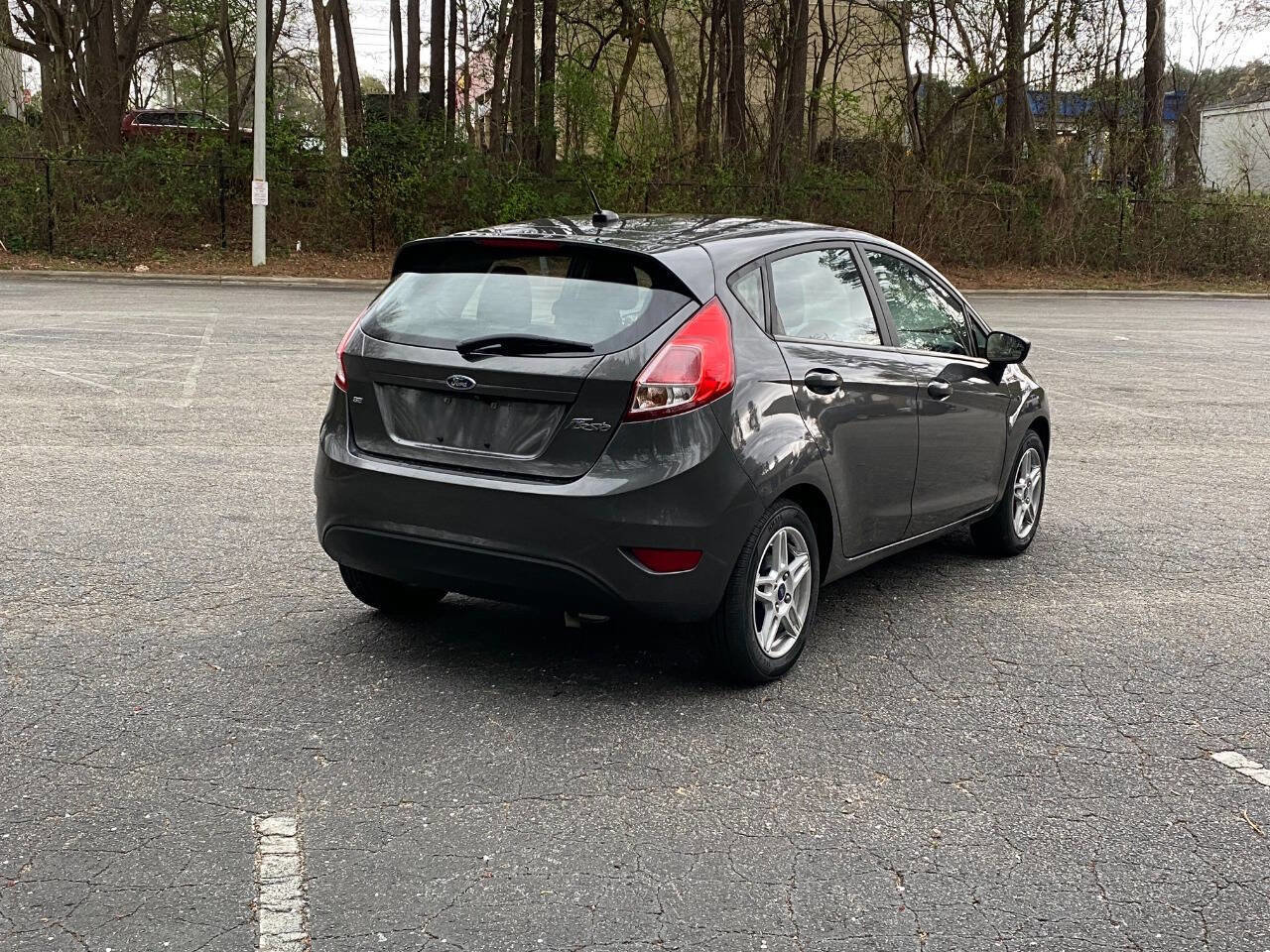 Used 2018 Ford Fiesta SE image 5