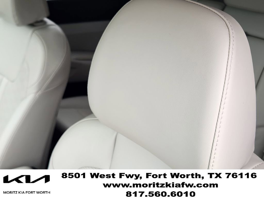 Certified 2025 Kia Sorento S FWD image 14