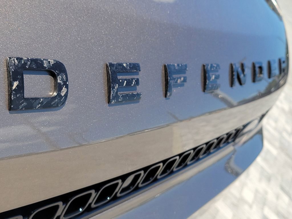 New 2026 Land Rover Defender 110 OCTA AWD/4WD image 9