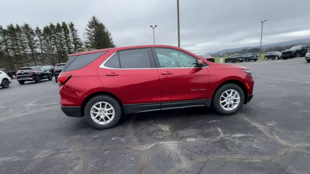 Used 2023 Chevrolet Equinox LT FWD image 9